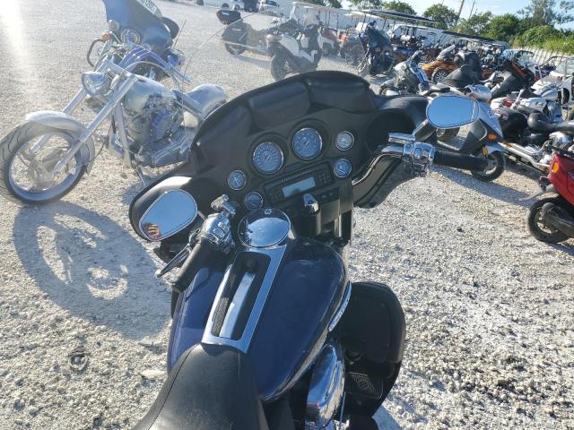 1HD1KEM18CB628474 - 2012 HARLEY-DAVIDSON FLHTK ELEC 蓝色 照片 9