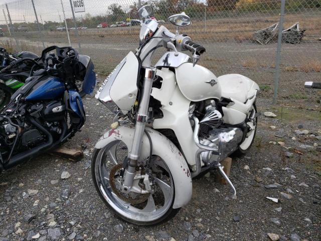 JS1VY53A472105830 - 2007 SUZUKI VZR1800 WHITE photo 2