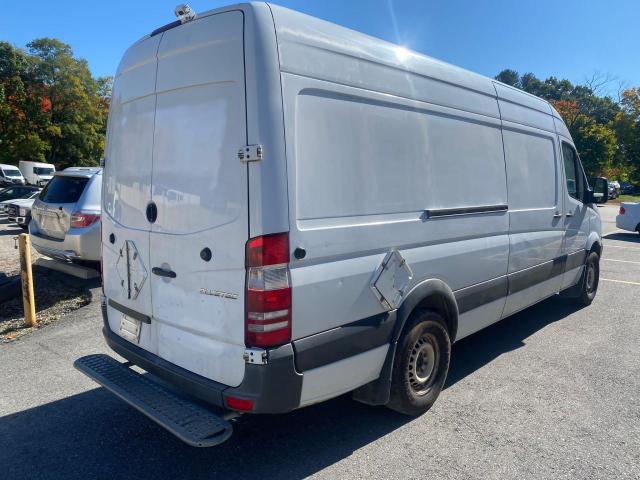 WD3PE8DE7E5896239 - 2014 MERCEDES-BENZ SPRINTER 2 WHITE photo 4