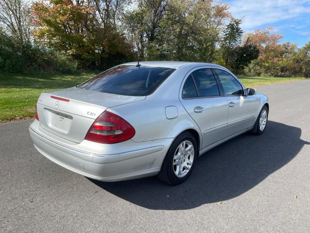 WDBUF26J65A726022 - 2005 MERCEDES-BENZ E 320 CDI SILVER photo 4