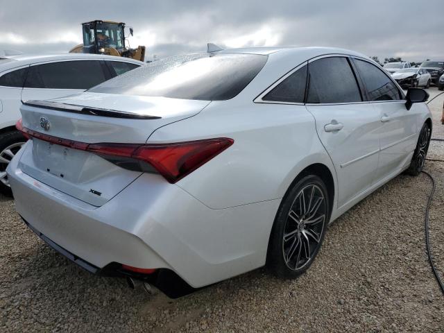 4T1BZ1FB3KU004547 - 2019 TOYOTA AVALON XLE WHITE photo 4