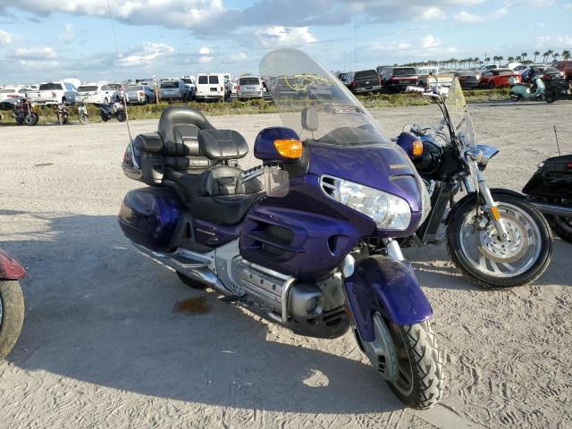 1HFSC47002A107887 - 2002 HONDA GL1800 BLUE photo 1