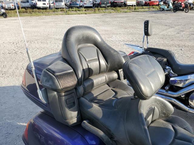 1HFSC47002A107887 - 2002 HONDA GL1800 BLUE photo 6