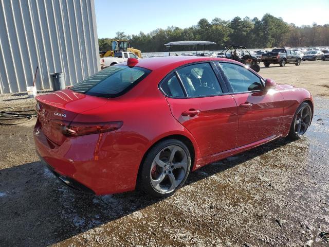 ZARFAEBN0J7567501 - 2018 ALFA ROMEO GIULIA RED photo 4