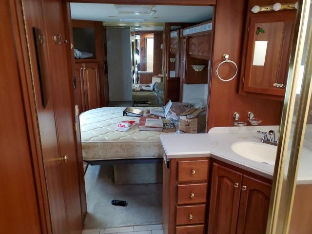 4UZAAHAKX2CJ58388 - 2002 ALLE MOTORHOME TAN photo 9