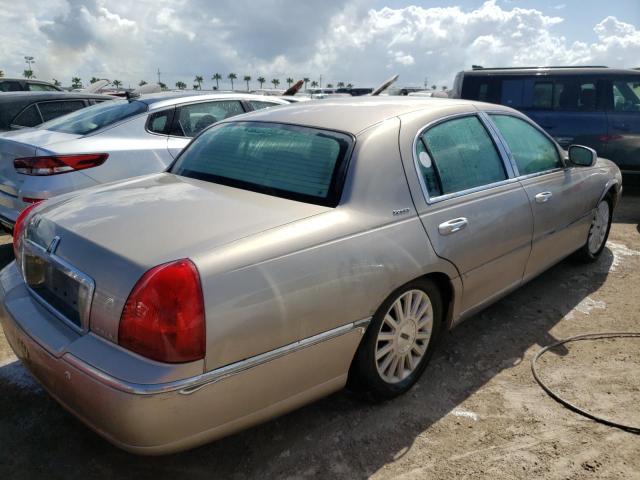 1LNHM82W53Y685265 - 2003 LINCOLN TOWN CAR S BEIGE photo 4