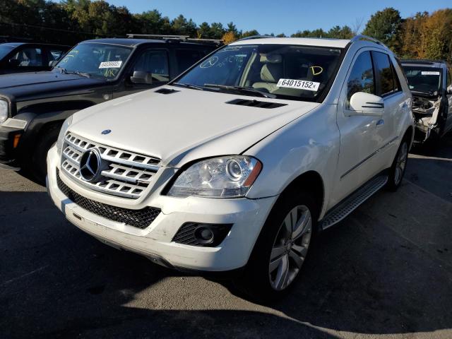 4JGBB8GB1BA682839 - 2011 MERCEDES-BENZ ML 350 4MA WHITE photo 2