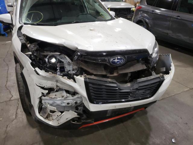 JF2SKAKC8KH531596 - 2019 SUBARU FORESTER S თეთრი ფოტო 9