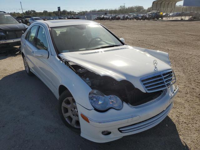 WDBRF54H86A831461 - 2006 MERCEDES-BENZ C 280 WHITE photo 1