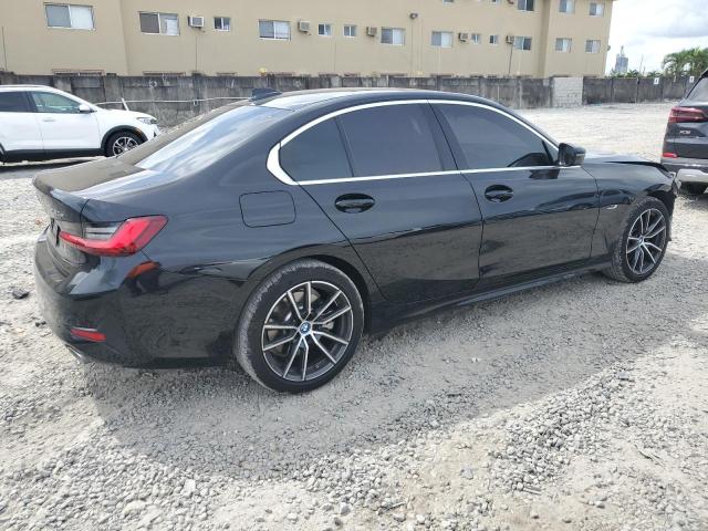 3MW5P7J0XN8C75233 - 2022 BMW 330E BLACK photo 3