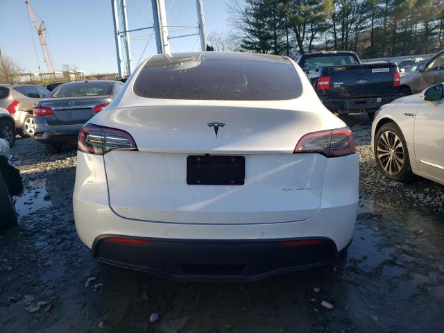 7SAYGDEE4NF321464 - 2022 TESLA MODEL Y WHITE photo 6