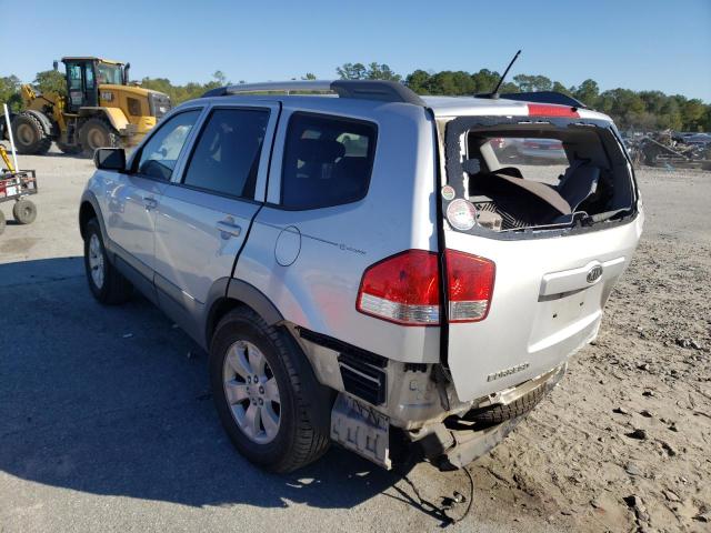 KNDJJ741795033753 - 2009 KIA BORREGO LX SILVER photo 3