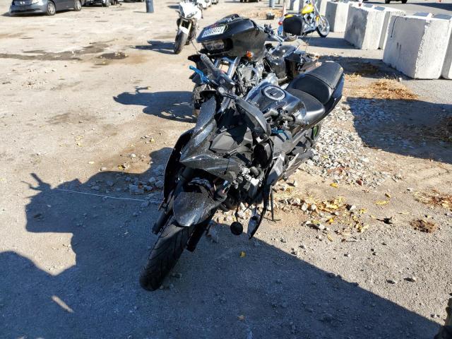 JKAEXEJ10KDA03740 - 2019 KAWASAKI EX650 J შავი ფოტო 2