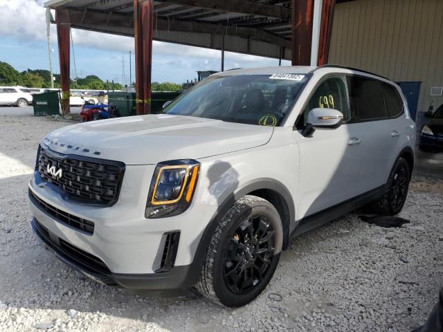 5XYP3DHCXNG320584 - 2022 KIA TELLURIDE SILVER photo 2