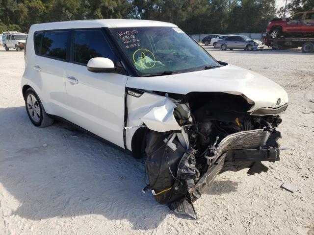 KNDJN2A29G7261582 - 2016 KIA SOUL WHITE photo 1