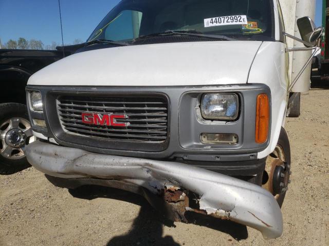 1GDJG31R621119257 - 2001 GMC SAVANA CUT WHITE photo 9