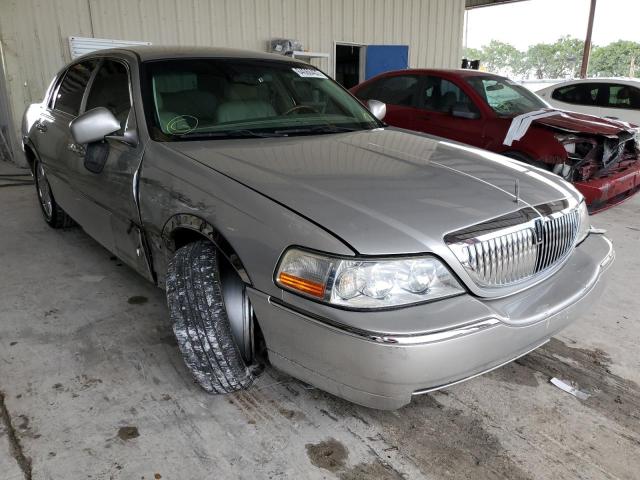 1LNHM83W84Y682991 - 2004 LINCOLN TOWN CAR U SILVER photo 1