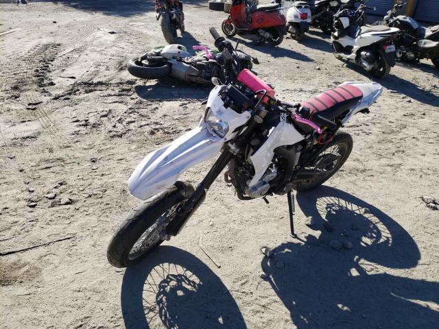 JYADG22E58A001308 - 2008 YAMAHA WR250 X WHITE photo 2