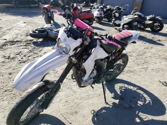 JYADG22E58A001308 - 2008 YAMAHA WR250 X WHITE photo 9