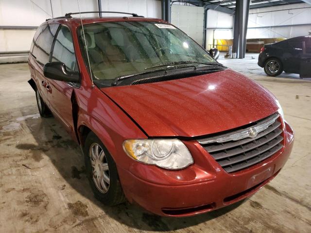 2A8GP54L76R746027 - 2006 CHRYSLER TOWN & COU RED photo 1