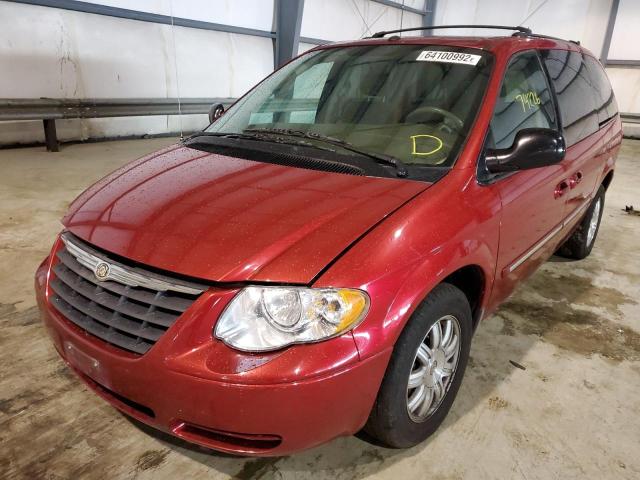 2A8GP54L76R746027 - 2006 CHRYSLER TOWN & COU RED photo 2