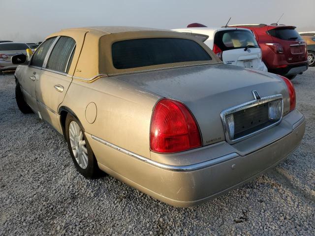 1LNHM83W24Y663725 - 2004 LINCOLN TOWN CAR U BEIGE photo 3