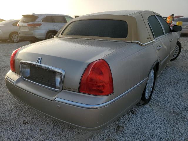 1LNHM83W24Y663725 - 2004 LINCOLN TOWN CAR U BEIGE photo 4