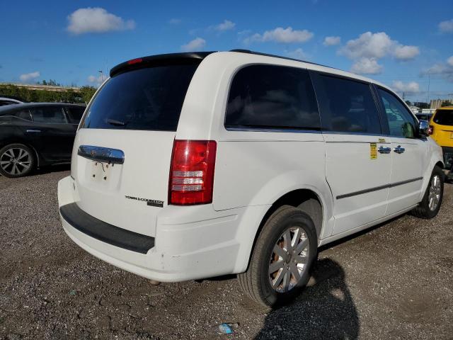 2A4RR5D13AR249200 - 2010 CHRYSLER TOWN & COU WHITE photo 5