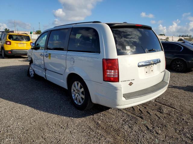 2A4RR5D13AR249200 - 2010 CHRYSLER TOWN & COU WHITE photo 6