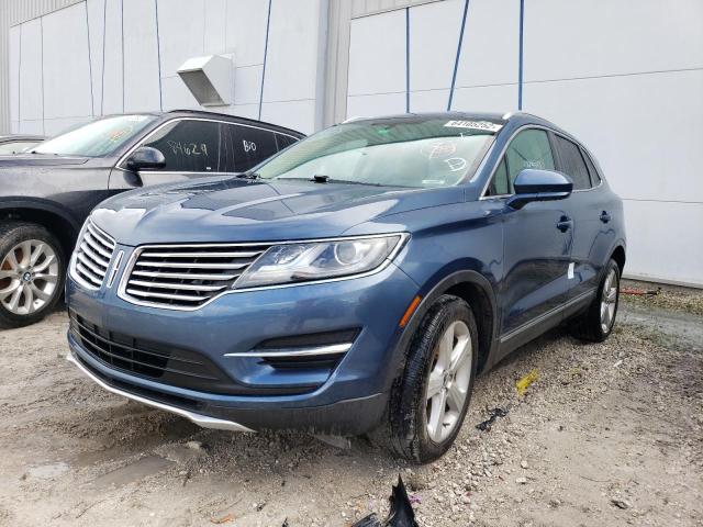 5LMCJ1C96JUL20453 - 2018 LINCOLN MKC PREMIE BLUE photo 2