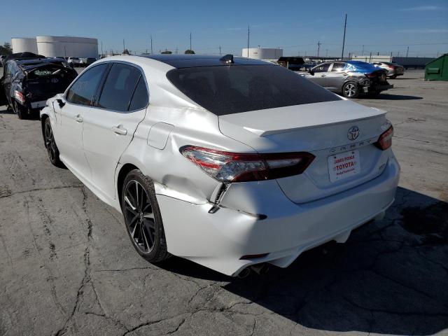 4T1B61HK6KU739111 - 2019 TOYOTA CAMRY XSE WHITE photo 3