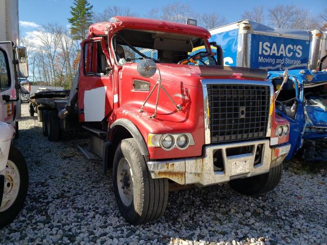 4V5KC9GH23N348759 - 2003 VOLVO VHD RED photo 1