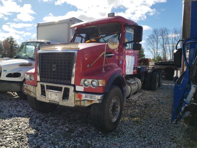 4V5KC9GH23N348759 - 2003 VOLVO VHD RED photo 2