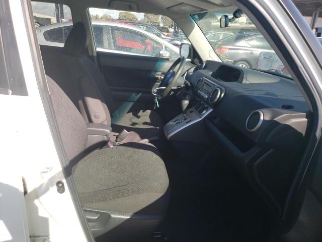 JTLKE50E881051842 - 2008 TOYOTA SCION XB თეთრი ფოტო 5