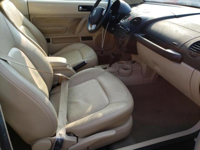 3VWCD31Y74M313926 - 2004 VOLKSWAGEN NEW BEETLE 米色 照片 5