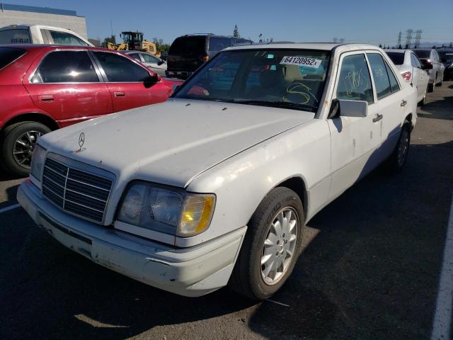 WDBEA32E0SC259052 - 1995 MERCEDES-BENZ E 320 BASE WHITE photo 2