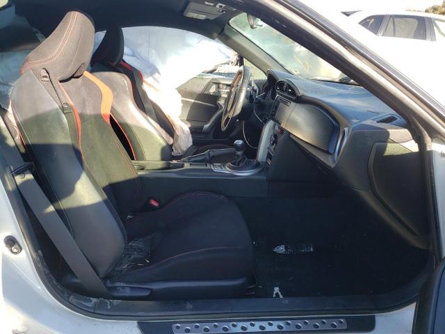 JF1ZNAA10D2718461 - 2013 TOYOTA SCION FR-S WHITE photo 5