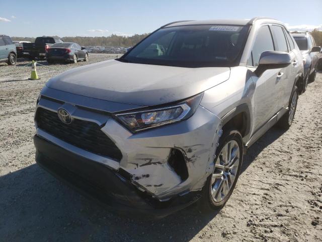 2T3C1RFV4MC092802 - 2021 TOYOTA RAV4 XLE P SILVER photo 2