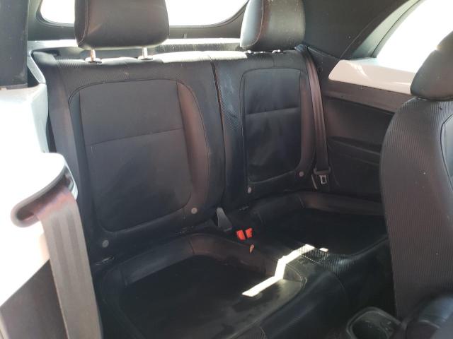 3VW517AT8HM806405 - 2017 VOLKSWAGEN BEETLE S/S 白色 照片 6