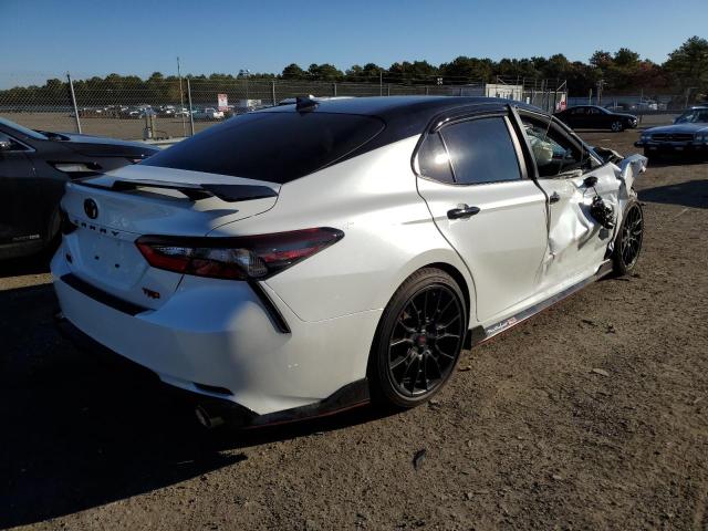 4T1KZ1AK8NU067705 - 2022 TOYOTA CAMRY TRD WHITE photo 4