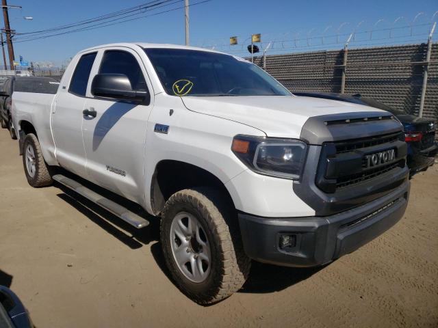 5TFRM5F16GX099210 - 2016 TOYOTA TUNDRA DOU WHITE photo 1