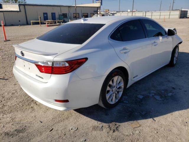 JTHBW1GG0D2027174 - 2013 LEXUS ES 300H WHITE photo 4