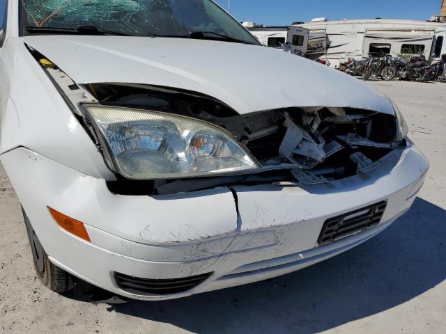 1FAHP34N47W317413 - 2007 FORD FOCUS ZX4 WHITE photo 9