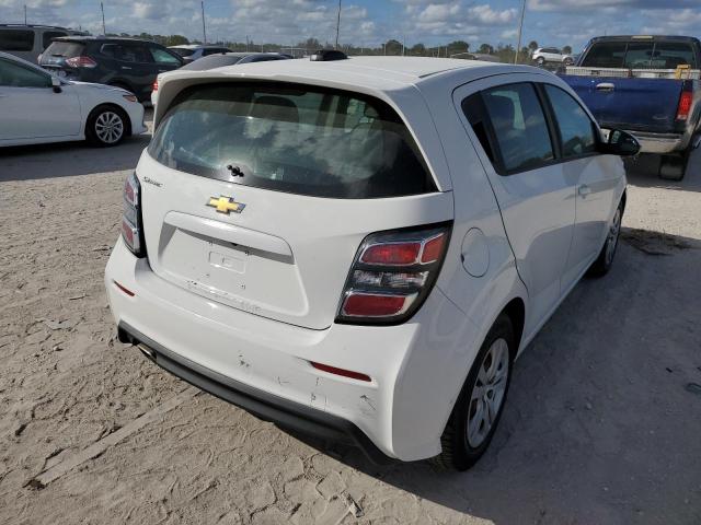 1G1JG6SH6H4138936 - 2017 CHEVROLET SONIC WHITE photo 4