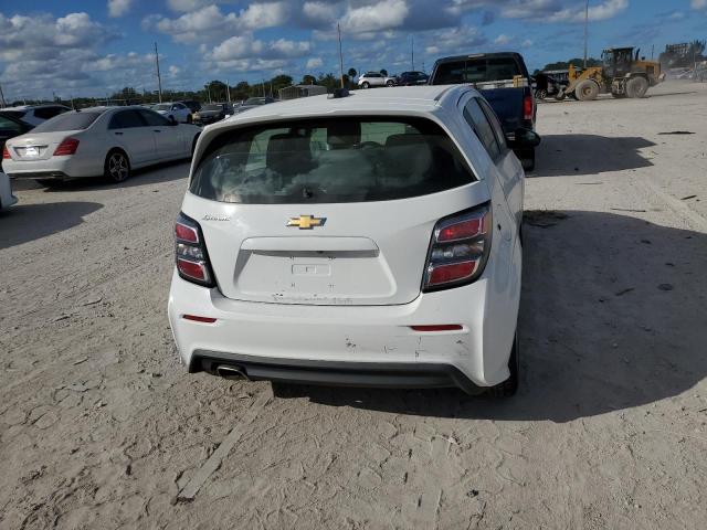 1G1JG6SH6H4138936 - 2017 CHEVROLET SONIC WHITE photo 9