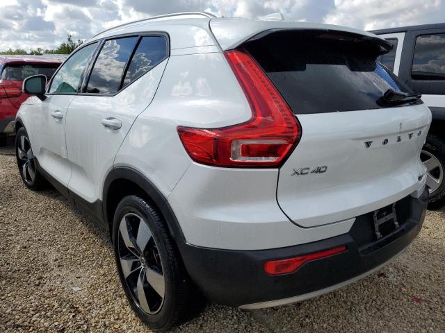 YV4AC2HK3M2453937 - 2021 VOLVO XC40 T4 MO WHITE photo 3