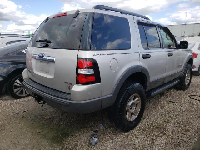 1FMEU63806UA87765 - 2006 FORD EXPLORER X SILVER photo 4