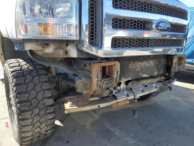 1FTSW31P44EB55728 - 2004 FORD F350 SRW S WHITE photo 9