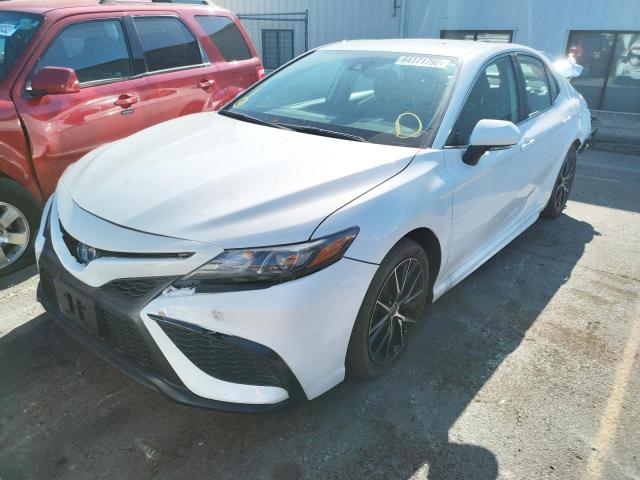 4T1G31AK1NU584691 - 2022 TOYOTA CAMRY NIGH WHITE photo 2