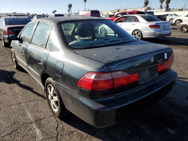 1HGCG6698YA102011 - 2000 HONDA ACCORD SE GREEN photo 3